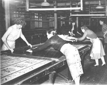 screen printing on wallpaper in the early 1900's